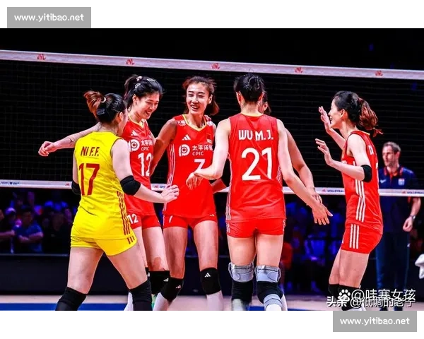 副攻跨界二传笑翻全场！女排训练欢乐多